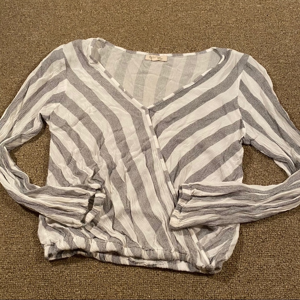 Rebellion Cross Up Elastic Hem Crop Long Sleeve S